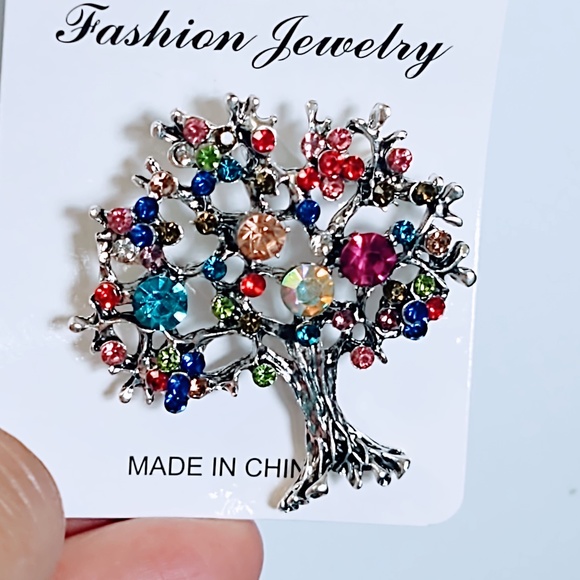 NEW FAMILY TREE OF LIFE SILVER TONE RHINESTONE BROOCH/PIN FASHION JEWELRY/GIFT - Picture 2 of 5